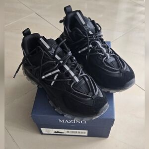 Men's Black Athletic Shoes